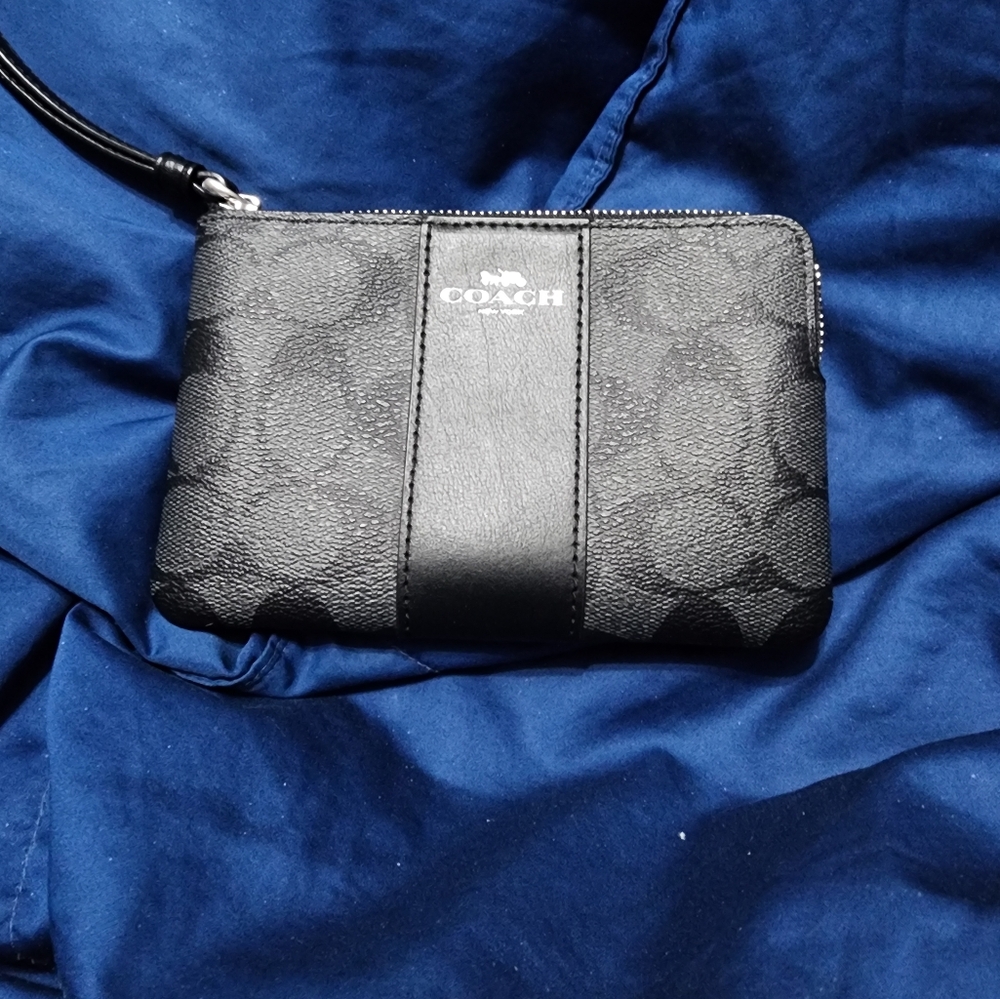 Coach Black/Gray Wristlet Nwot